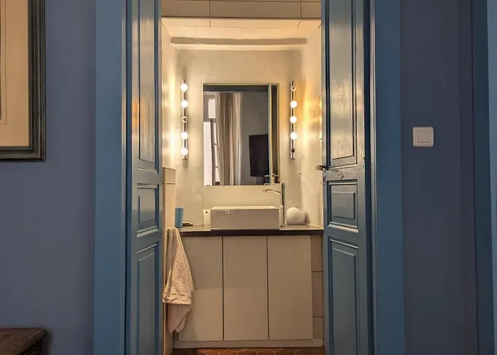 The Artist's House - Repeat Listing *